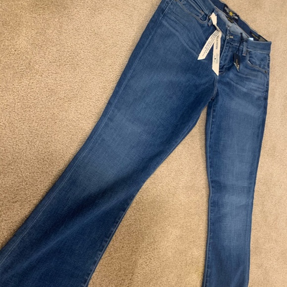 NWT Lucky Brand | Sofia Boot Medium Wash Jeans 32 - Picture 2 of 9